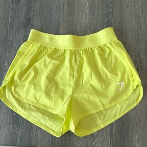 Gymshark Loose Training Shorts XS yellow